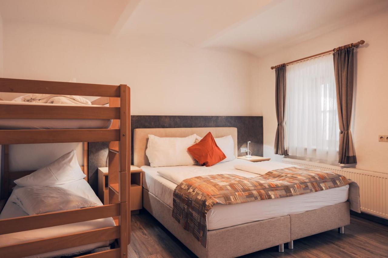 Ferienwohnung Nassfeld Tröpolach エクステリア 写真