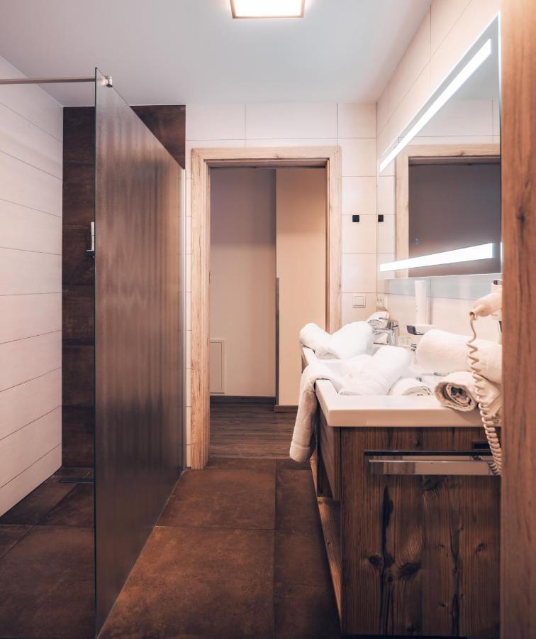 Ferienwohnung Nassfeld Tröpolach エクステリア 写真